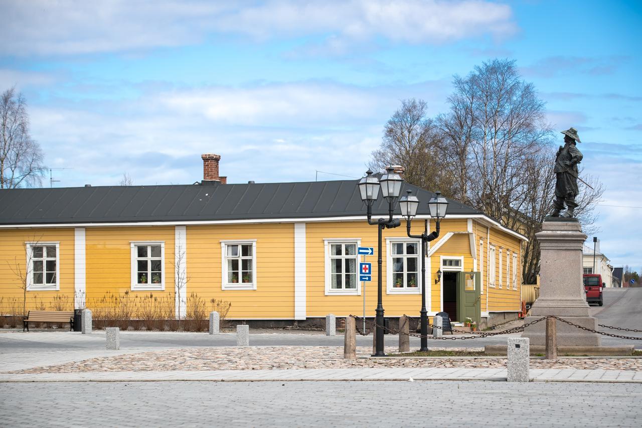 Langin Kauppahuone Hotel Raahe Bagian luar foto