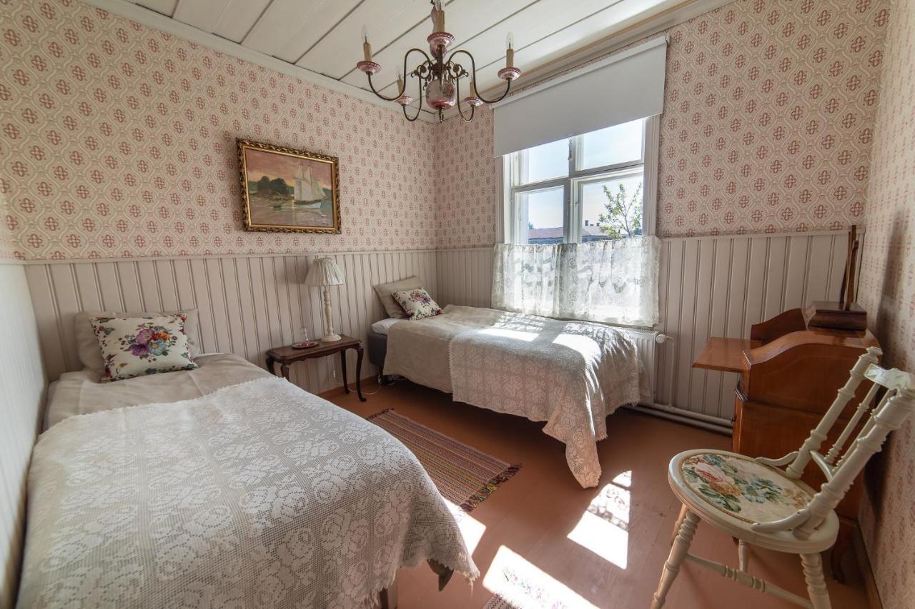 Langin Kauppahuone Hotel Raahe Bagian luar foto